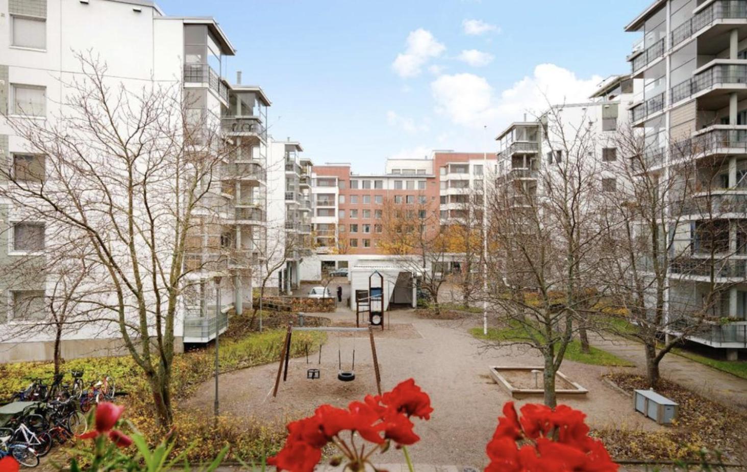 2ndhomes Cozy 1br City With Sauna & Balcony
